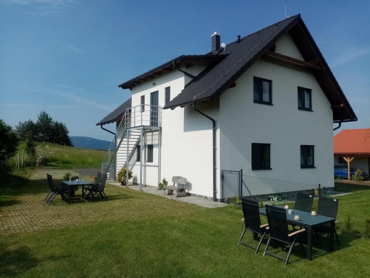 Apartmany Kohoutek A Slepicka V Novohradskych Horach Nové Hrady Exteriör bild