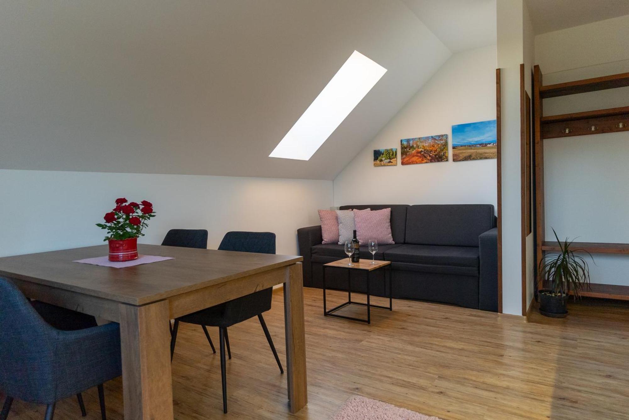 Apartmany Kohoutek A Slepicka V Novohradskych Horach Nové Hrady Exteriör bild