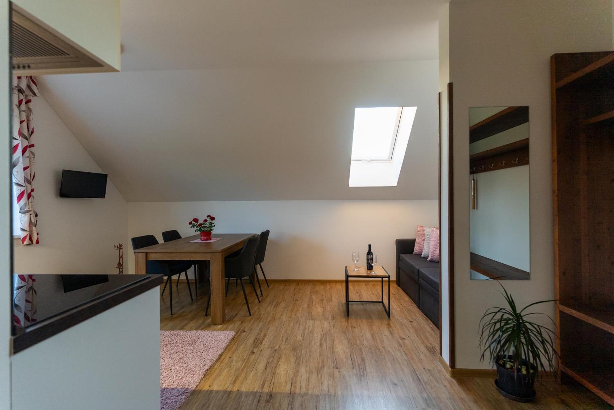 Apartmany Kohoutek A Slepicka V Novohradskych Horach Nové Hrady Exteriör bild
