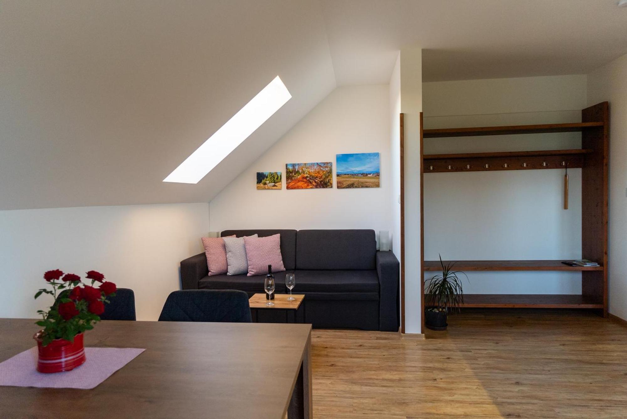 Apartmany Kohoutek A Slepicka V Novohradskych Horach Nové Hrady Exteriör bild