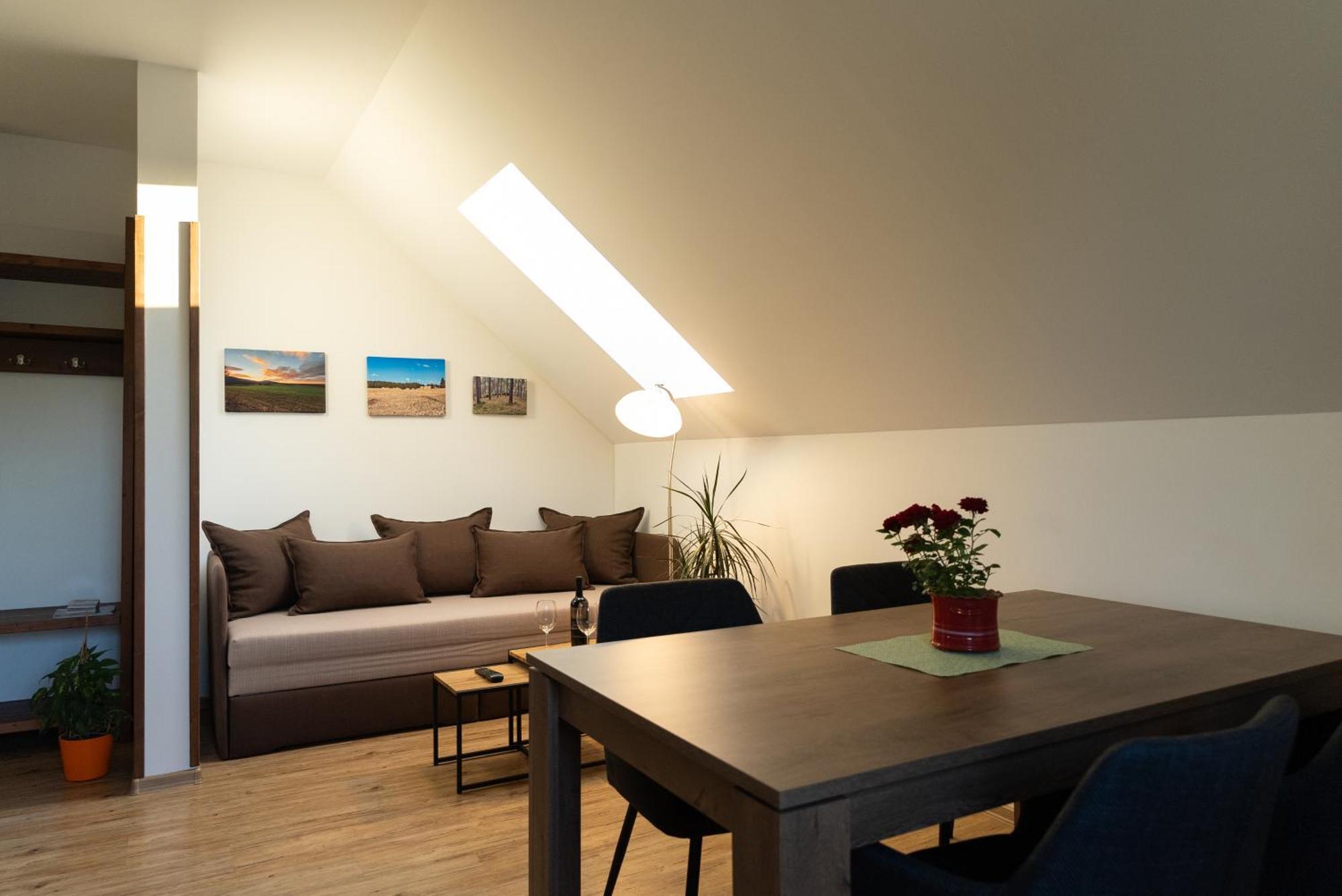 Apartmany Kohoutek A Slepicka V Novohradskych Horach Nové Hrady Exteriör bild